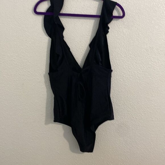 Sporlike-black ruffle one piece lace up back- Size XL - Picture 4 of 12